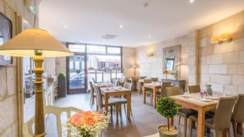 Daily buffet breakfast (EUR 11.50 per person)