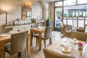 Daily buffet breakfast (EUR 11.50 per person)