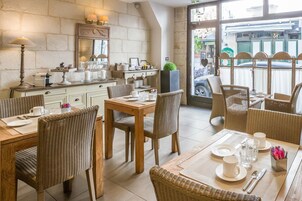 Daily buffet breakfast (EUR 11.50 per person)