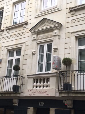 Front of property - L'Adresse Boutique Hotel (Tours)
