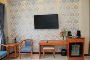 Quarto casal premium, vista para a cidade | Comodidades do quarto