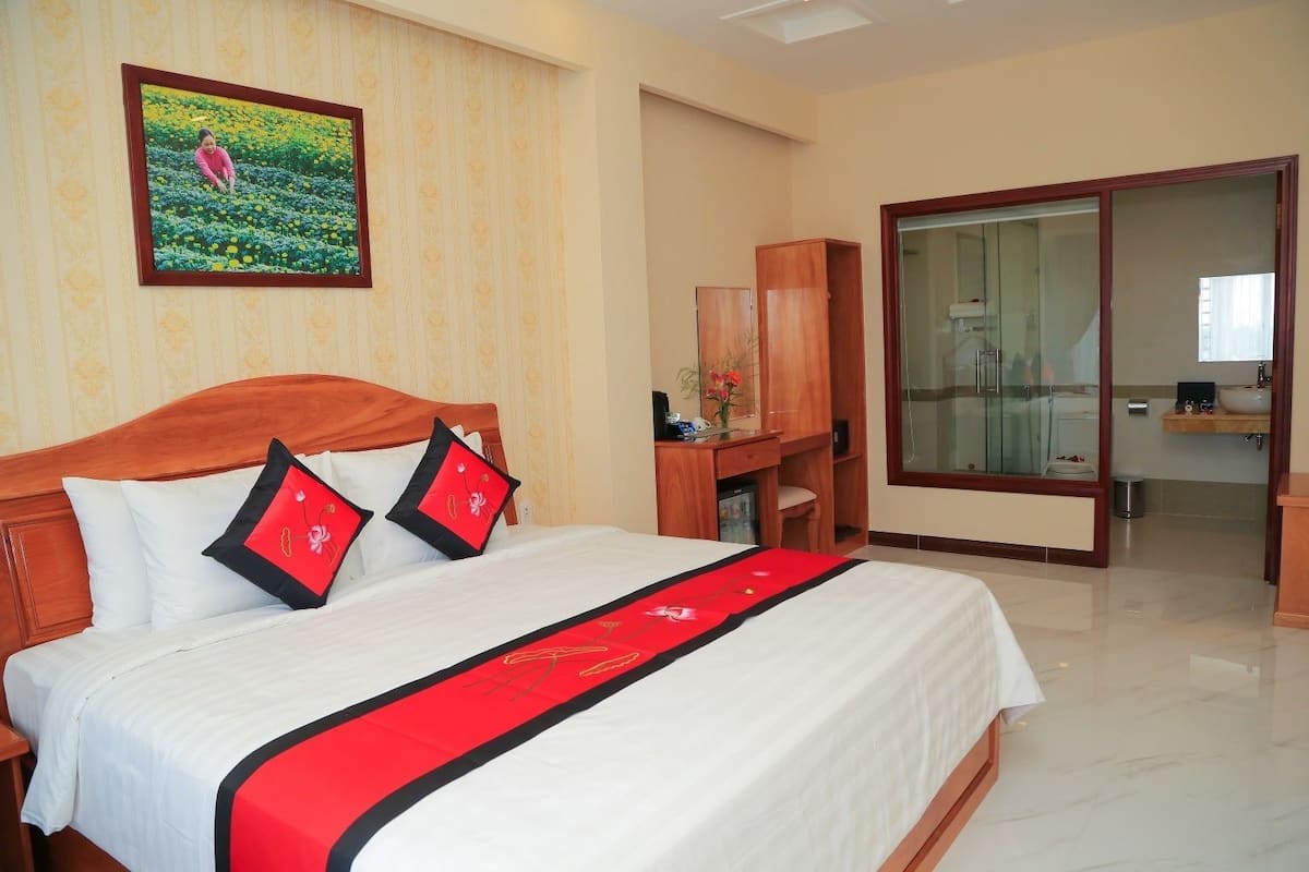 Premium Double Room, City View | Minibar, in-room safe, desk, blackout curtains