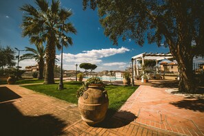 Exterior - Twins 1 (Rome)