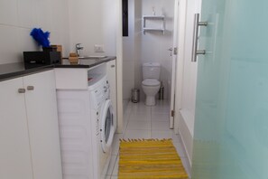 Studio Confort, 1 grand lit | Salle de bain