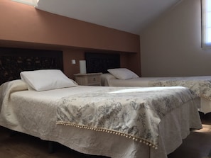 Double Room | Desk, iron/ironing board, free cots/infant beds, rollaway beds