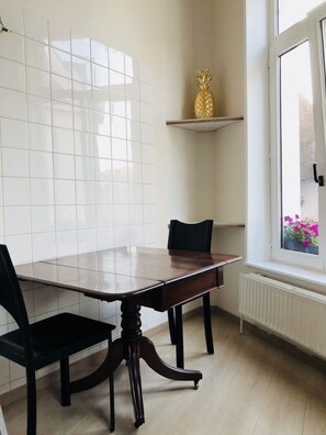 Departamento exclusivo | Cocina privada | Parrilla de estufa y utensilios de cocina 