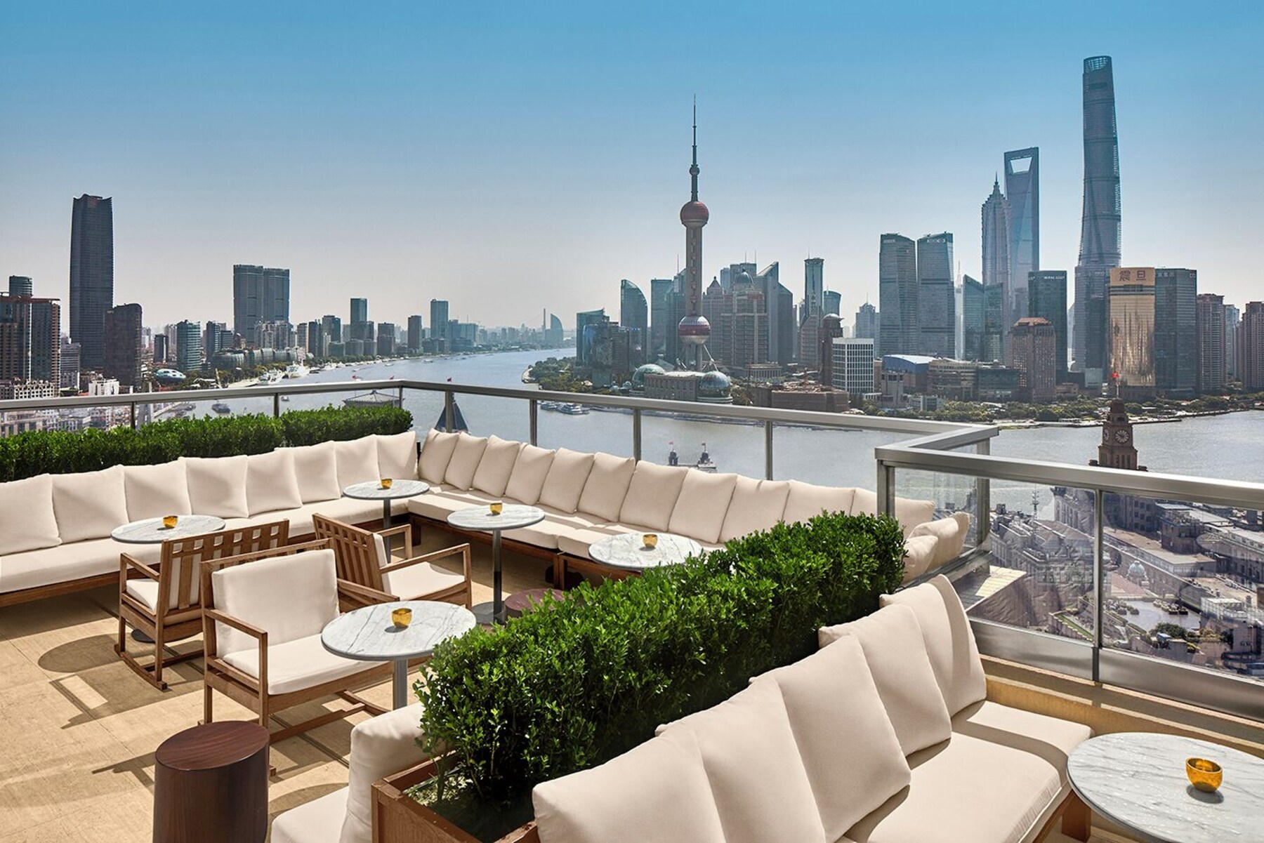 3 bars/lounges, rooftop bar, lobby lounge