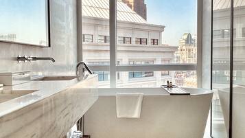 Deluxe Room, 1 King | 1 bedroom, Egyptian cotton sheets, premium bedding, down comforters