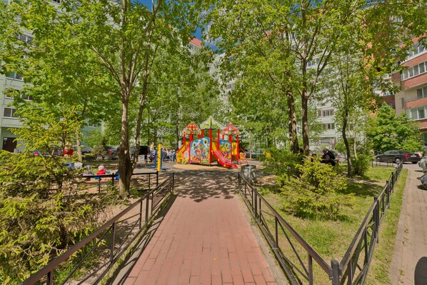 Außen-Kinderspielplatz