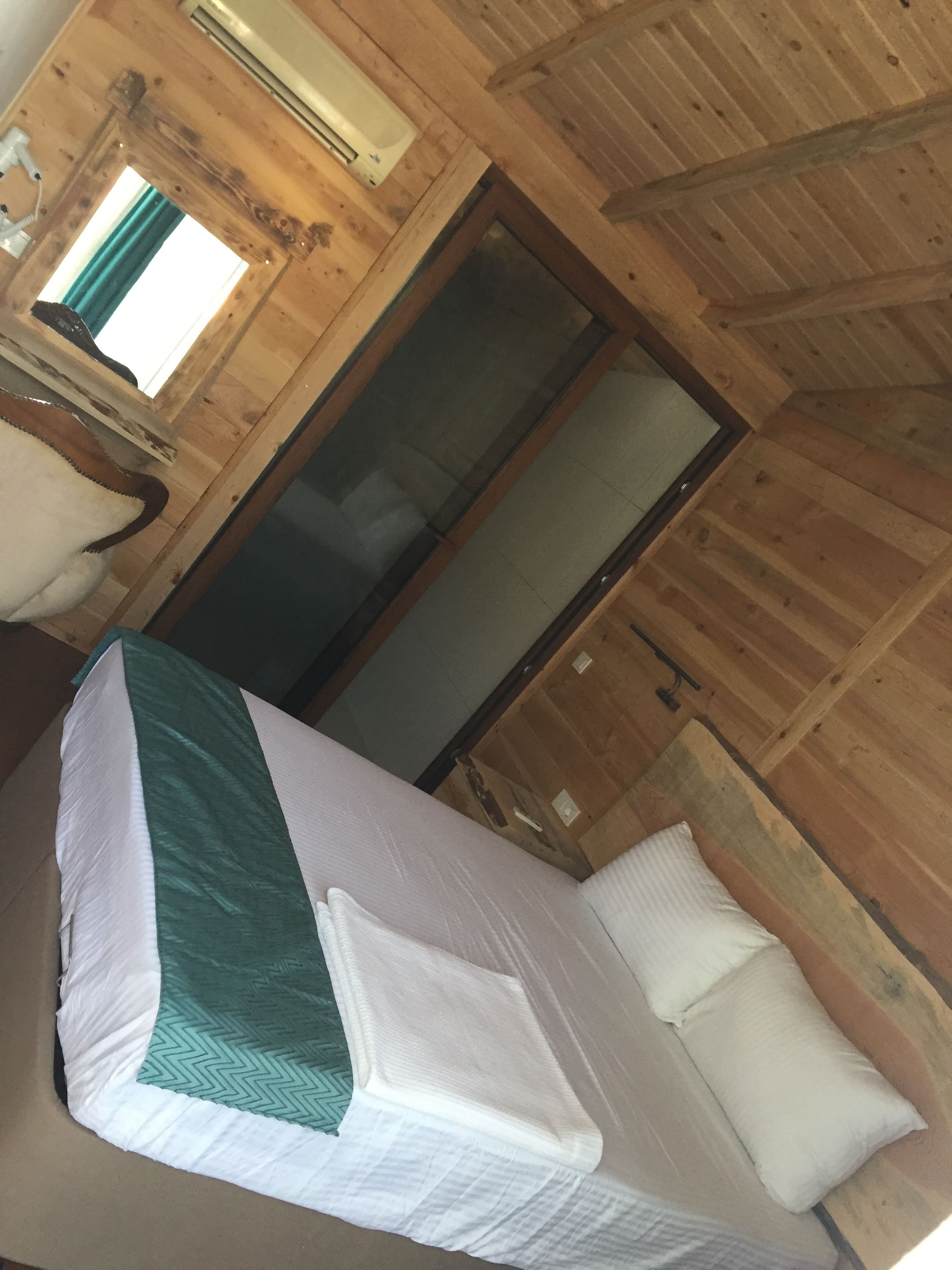 basic tree house, 1 double bed, pool view, poolside