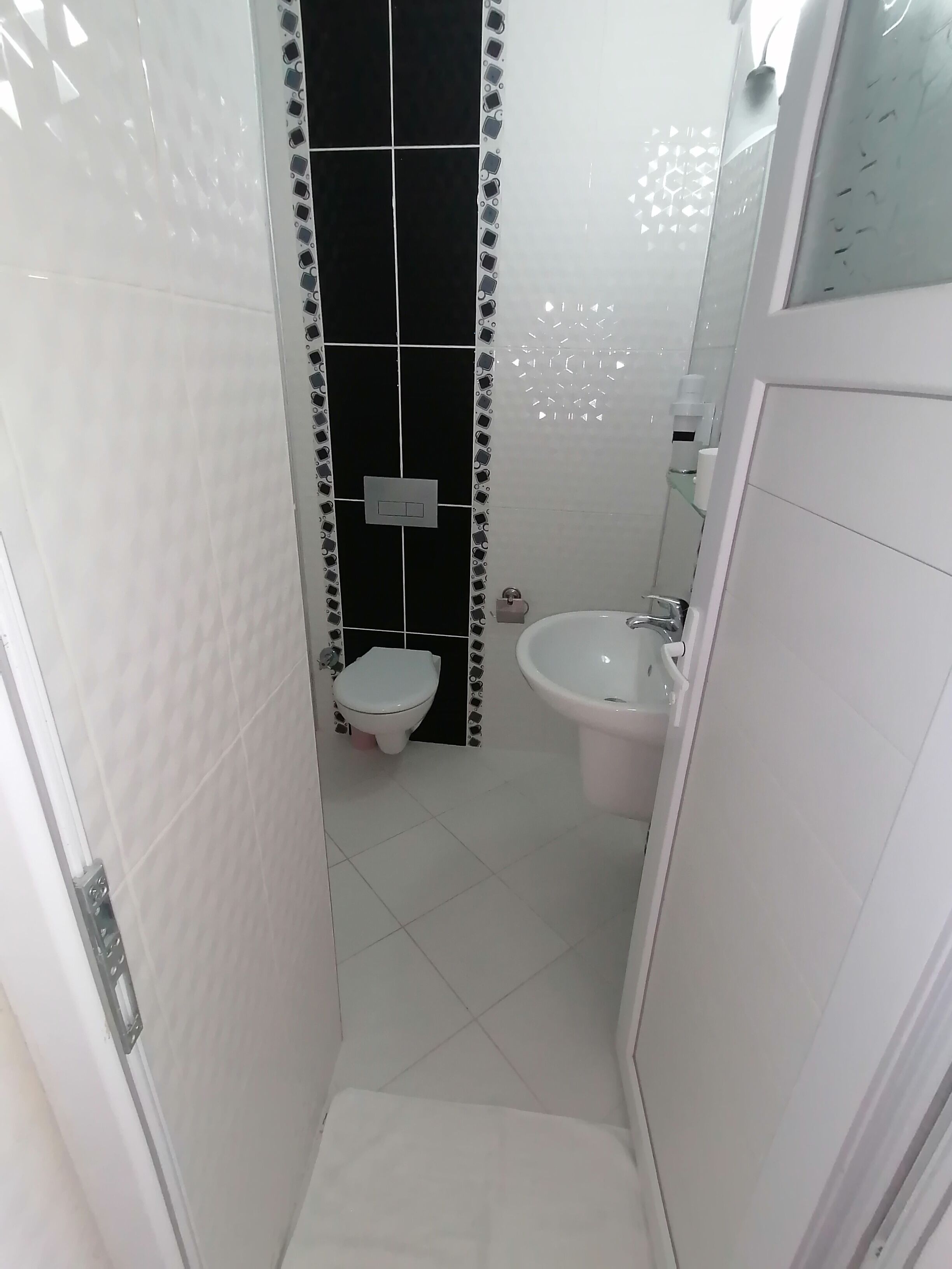 classic room | bathroom | shower, hair dryer, towels