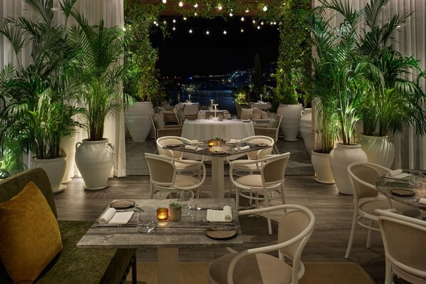 3 restaurants; breakfast, lunch, dinner, and brunch served - The Bodrum EDITION (Bodrum)