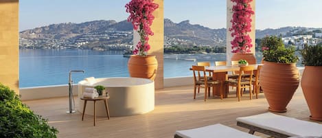 Suite, 1 Bedroom, Sea View | Peralatan tempat tidur premium, gebar bulu kapas, katil Tempur-Pedic