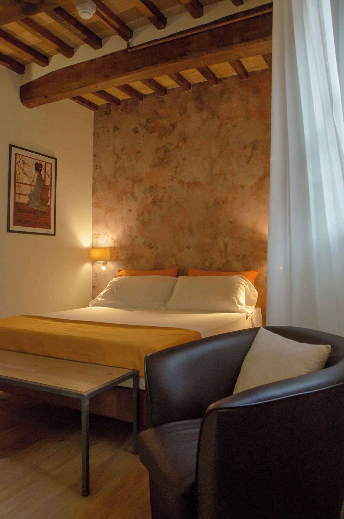 Coffres-forts dans les chambres, décoration personnalisée, bureau