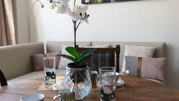 Suite Studio Exclusive, 1 chambre, niveau Exécutif | Restauration dans la chambre