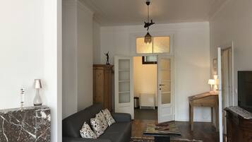 Suite Studio Exclusive, 1 chambre, niveau Exécutif | Coin séjour | Télévision à écran plat