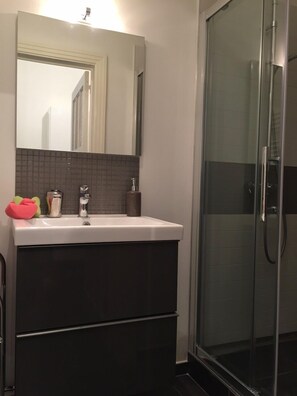 Exclusive-Studiosuite, 1 Schlafzimmer, Executive-Etage | Waschbecken im Bad