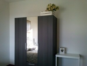 Triple Room, Shared Bathroom | Room amenity - La Siesta (Villafranca di Verona)