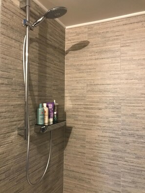 Bathroom shower - Exclusive Flats Studio Swimming-pool (Dilbeek)