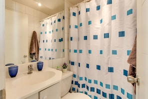 Bathroom - Apart en Chile Zenteno 130 (Santiago)
