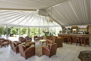 Bar (en el alojamiento)