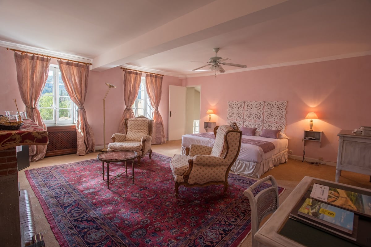Family Triple Room | 1 bedroom, premium bedding, minibar, in-room safe