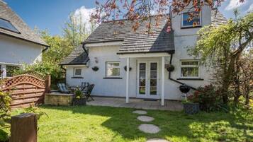 Pintu masuk properti