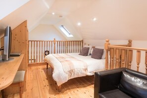 One Bedroom Lodge | 1 bedroom, iron/ironing board, free WiFi, bed sheets - Lakeside Lodge (Cockermouth)