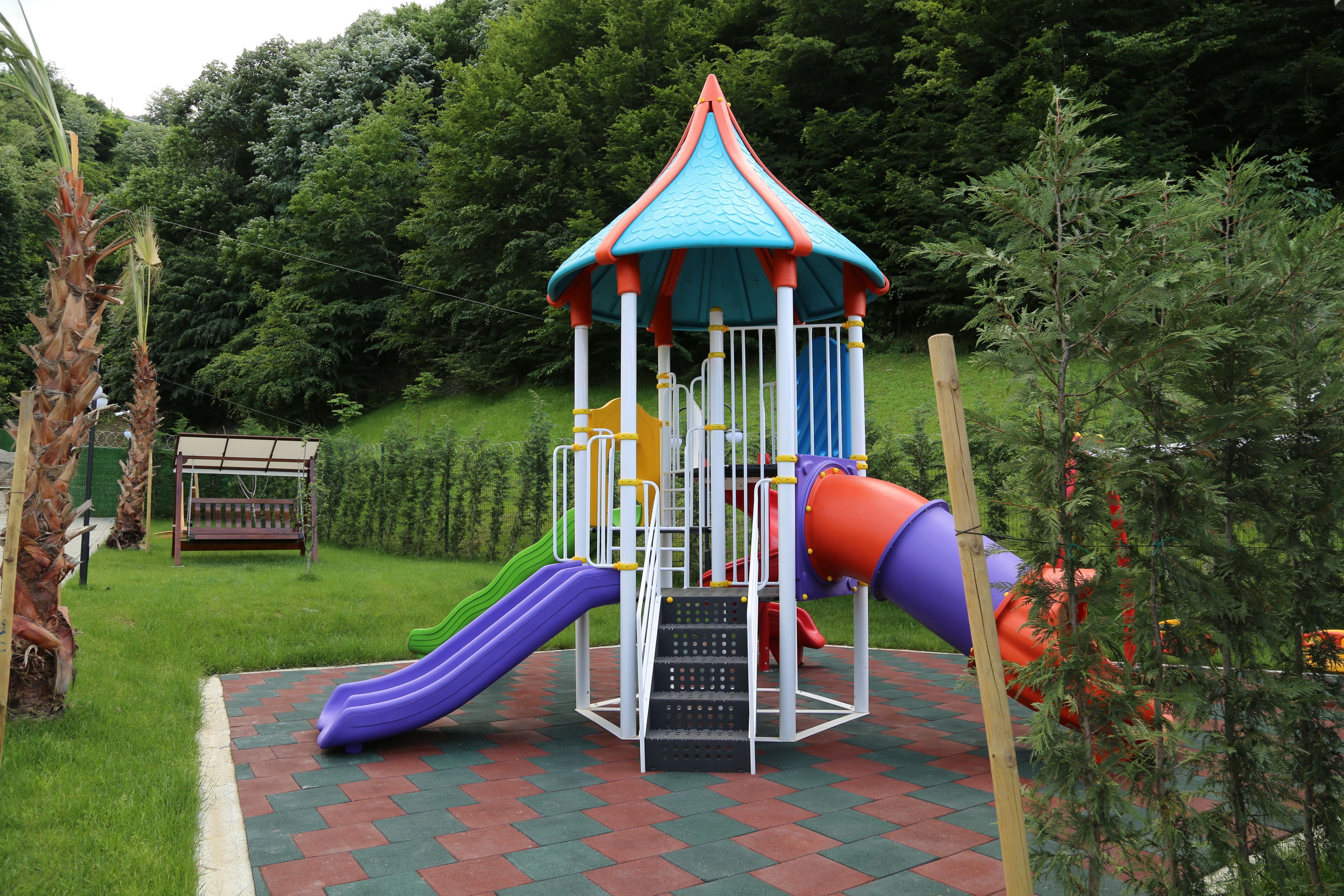 Children’s play area – outdoor