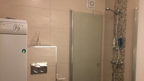Basic Apartment, 1 Bedroom | 1 bedroom, iron/ironing board, WiFi (free) - Nice basement apartment in central Oslo (Oslo)
