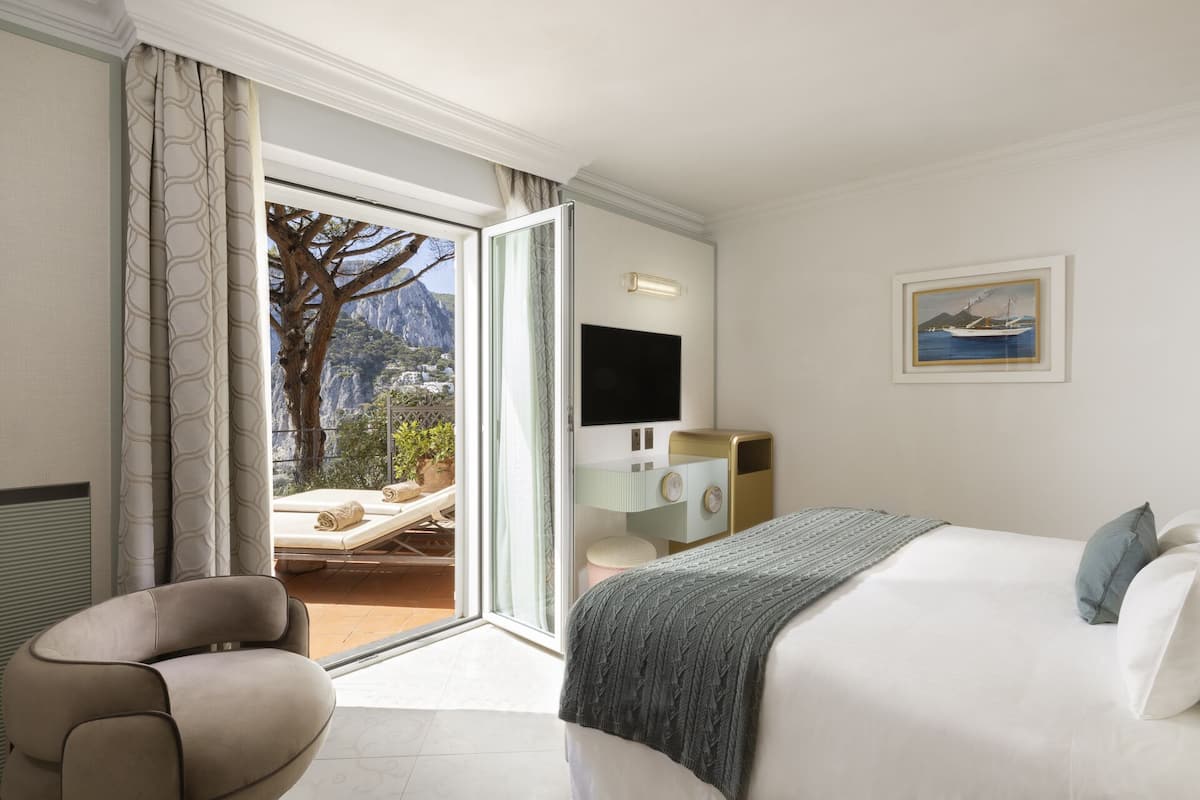 Superior Double or Twin Room, Balcony, Garden View