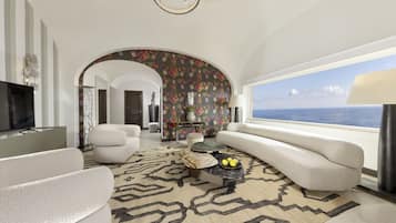 1 bedroom, premium bedding, down comforters, minibar