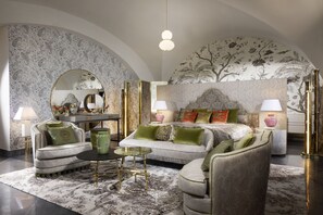 Signature Studio Suite | Premium bedding, down duvets, minibar, in-room safe - Hotel Punta Tragara (Capri)