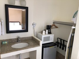 淋浴/盆浴组合、免费洗浴用品、毛巾