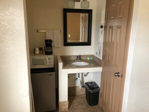 Ensemble douche/baignoire, articles de toilette gratuits