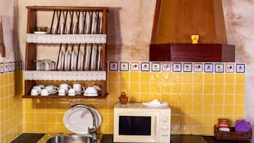 Cottage, 1 Bedroom (Amanay) | Private kitchen | Fridge, stovetop, coffee/tea maker, electric kettle