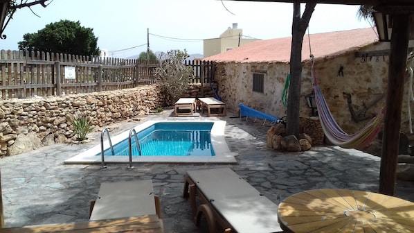 Außenpool, Liegestühle