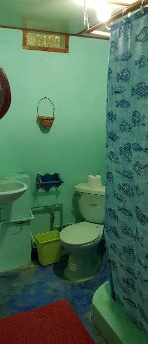 Suihku, ilmaiset hygieniatuotteet