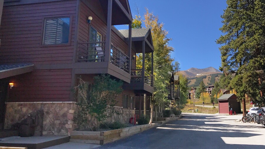 Wildwood Lodge Downtown Condos with Hot Tub