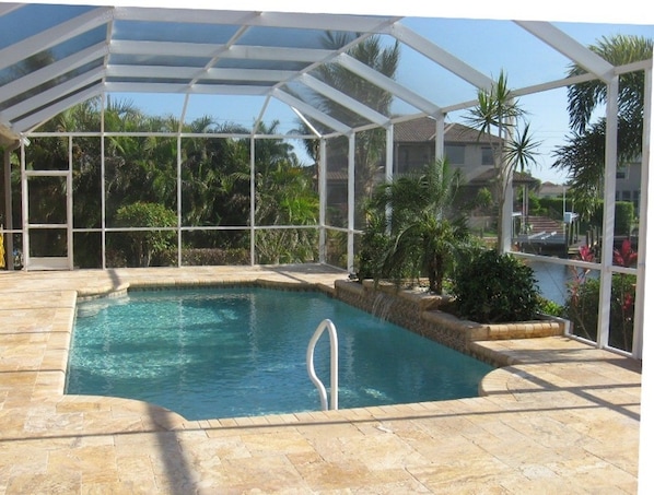 Innenpool, Außenpool