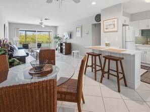 Interior - Waterfront 1BR condo in Marco Island with pool and kitchen. (Marco Island)