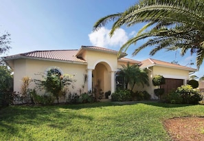 Front of property - Country Club Residence by 123cape VR (Fort Myers)