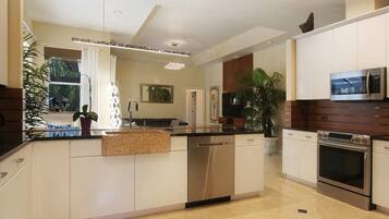 Nhà, 4 phòng ngủ, hồ bơi riêng | Bếp riêng | Tủ lạnh, lò vi sóng, lò nướng, bếp nấu