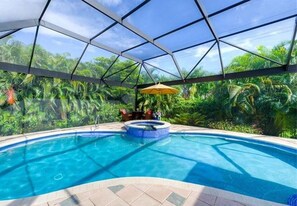 Indoor pool - Country Club Residence by 123cape VR (Fort Myers)