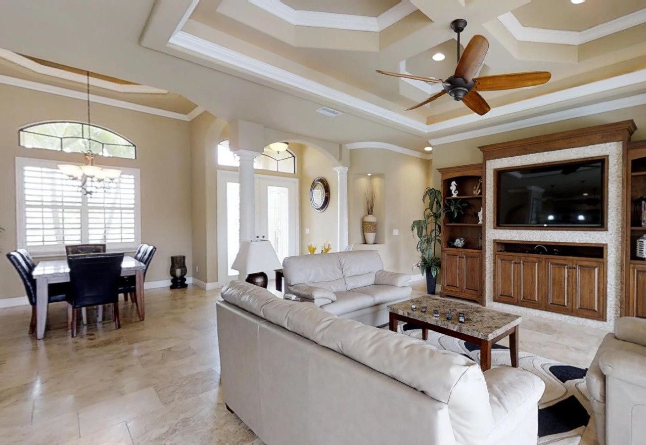 House, 3 Bedrooms, Private Pool, Canal View | Living room | Flat-screen TV