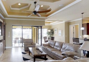 House, 3 Bedrooms, Private Pool, Canal View | Living room