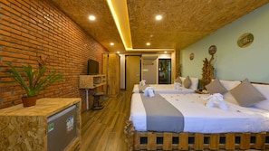 12 bedrooms, iron/ironing board, WiFi, bed sheets