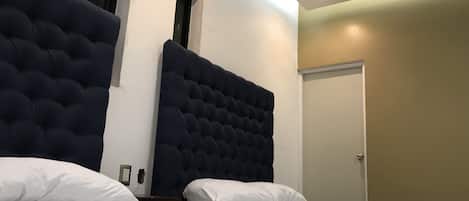 Phòng đôi tiện nghi đơn giản | Truy cập Internet không dây miễn phí, bộ trải giường