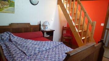 3 bedrooms, iron/ironing board, travel crib, WiFi
