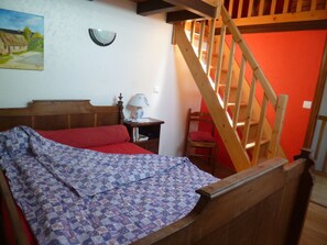 3 bedrooms, iron/ironing board, travel cot, WiFi